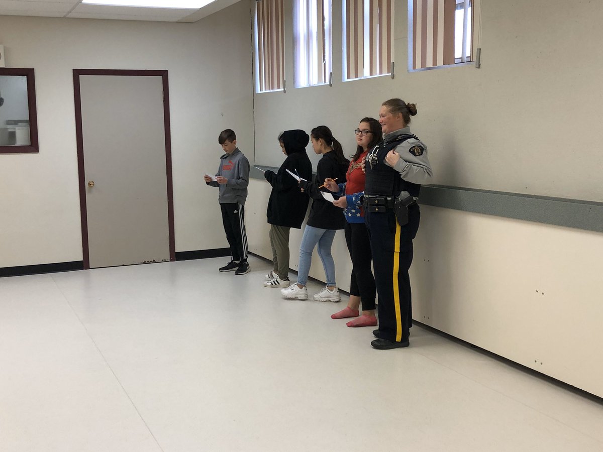 dkrasowski's tweet photo. Great turnout at the voting polls today!! #StudentVoteCanada @GSSD204 https://t.co/crkYdFHEu8