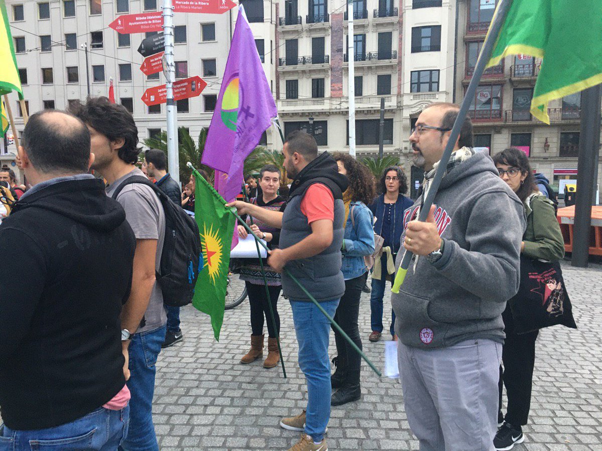 7Josean7's tweet image. Apoyando a las Mujeres y hombres de #RojavaResiste #Rojava #RojavaResistance #Kurdistan ahora en #Bilbao