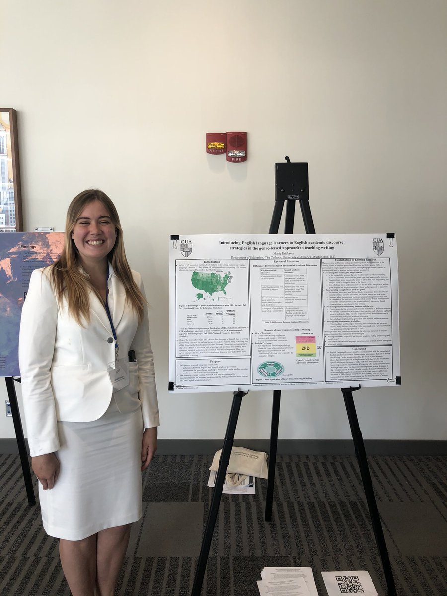 Senior undergraduate peer tutor Marie Erickson presents her research at the IWCA-NCPTW conference in Columbus, OH. #IWCANCPTW19I
