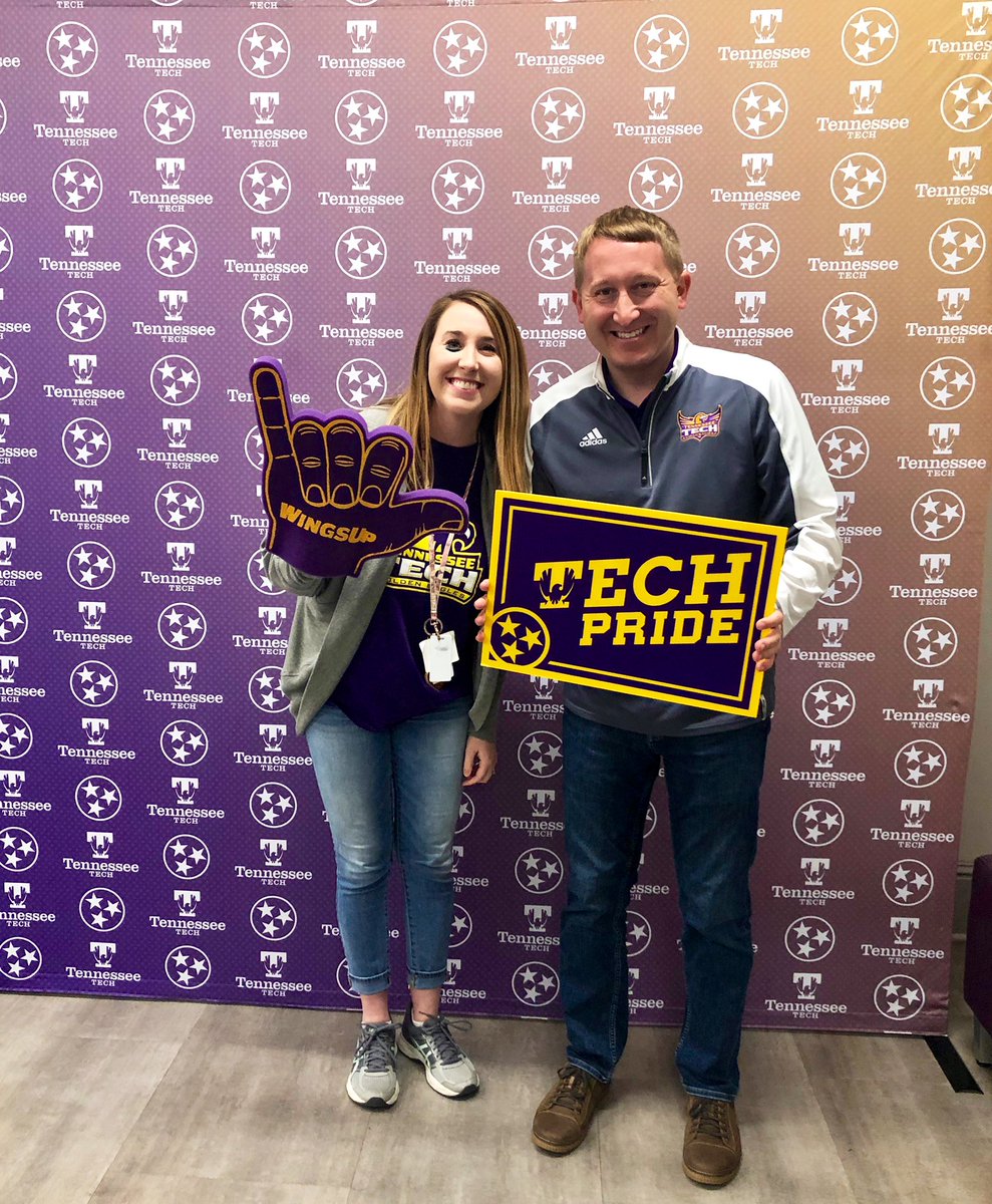 CMASpanish's tweet photo. Enjoying being back at my alma mater today! #cmacollegefriday https://t.co/YwrV0s31Lj