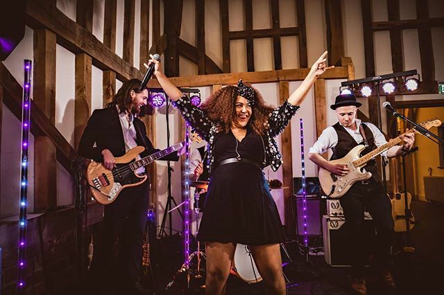 Karizma Wedding Band tweet media
