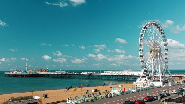 Em Catch52 tweet media