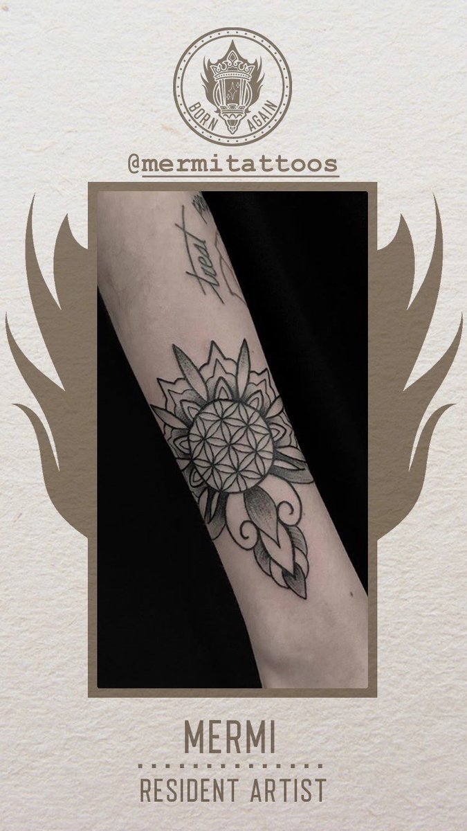 bornagaintattoo's tweet photo. MERMI, tatuadora residente en nuestro estudio #ink #blackwork #tattoo #bornagaintattoo https://t.co/DgSJ8mXZCF