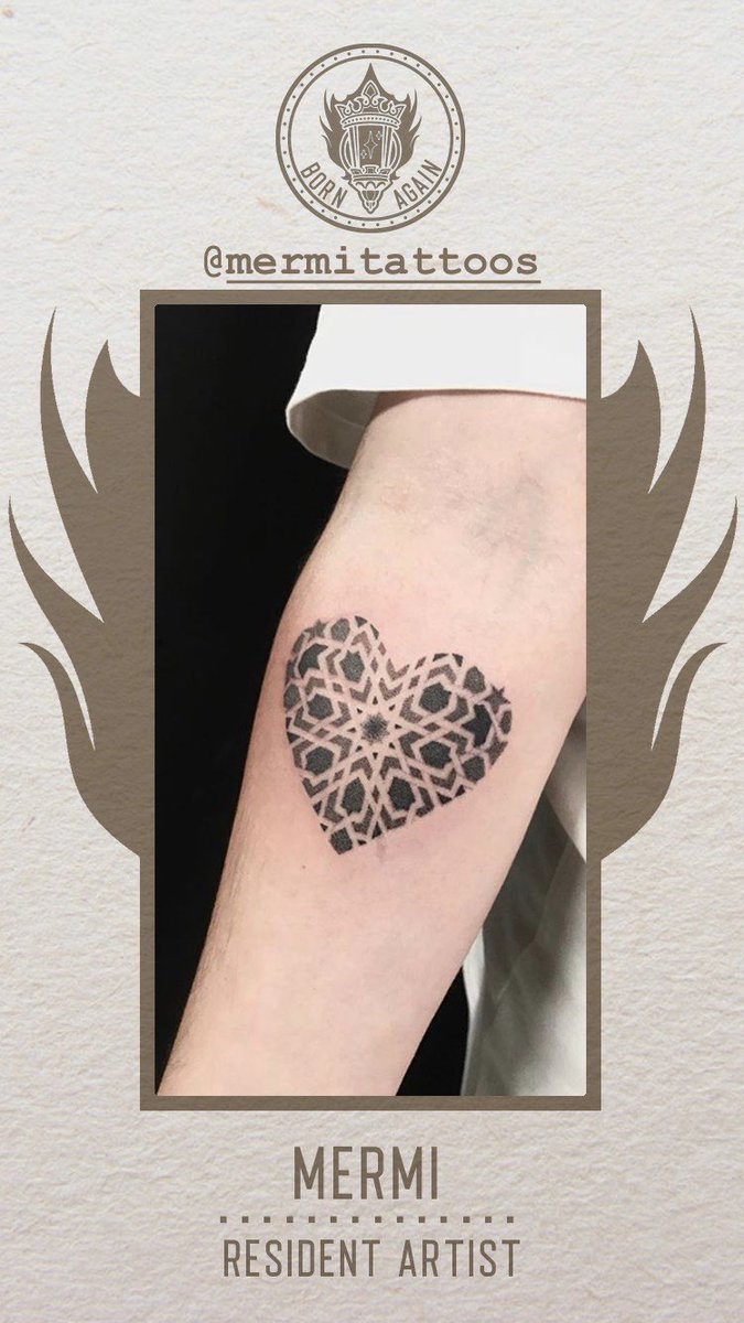 bornagaintattoo's tweet photo. MERMI, tatuadora residente en nuestro estudio #ink #blackwork #tattoo #bornagaintattoo https://t.co/DgSJ8mXZCF