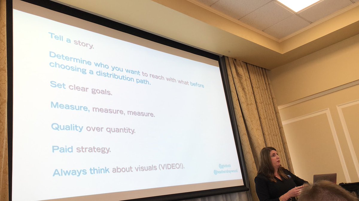 .<a href="/ghidotti/">Natalie Ghidotti</a> and @HeatherAHaywood presenting on Content Marketing at the <a href="/ArkPRSA/">Arkansas PRSA</a> monthly meeting.