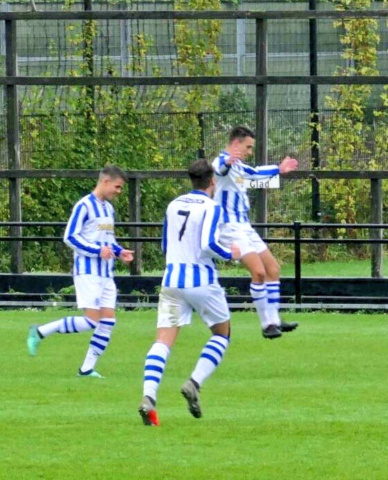 Woerden 1 speelt morgen uit tegen het goed presterende <a href="/svzevenhoven/">s.v. Zevenhoven</a> 
De mannen hopen net als vorige week weer veel te juichen te hebben en aansluiting met de subtop te behouden.