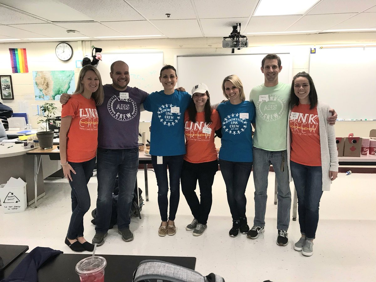 FalconLinkCrew's tweet photo. A great Link Crew leader conference today in Macomb w/ our RCS schools. Love our leaders!  @AHSHighlanders @StoneyLinkCrew @RHSFalcons @MrBondy_Science @JBastian4404 @DonelkoTe808 @stefanie_shooks @MrsThomasRHS @MrsPeckSCHS @rochcommschools @BoomerangPrjct #RCSRHSFalcons #count https://t.co/PbWN7NKf1u
