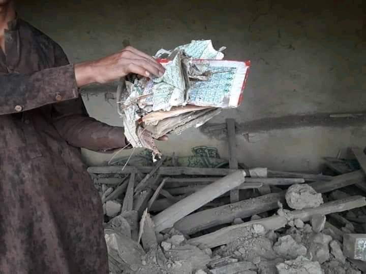 AhsanUlMiakhail's tweet photo. قران شهید جومات شهید انسان شهید افغان شهید.
ملا غازی طالب غازی پنجاب غازی فساد غازی.

#ننگرهار
#StopStateTerrorism
@a_siab @BushraGohar @mazdaki @MalikAchkJourno @latifwaxirii @kochaiAfghaan https://t.co/go80EdmMTY