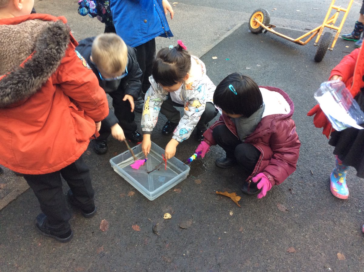 LowRoadEYFS's tweet photo. Today we made fairies for our fairy garden using a variety of resources. Then we had fun creating narratives for them. They were flying, dancing and swimming, very cool fairies. #MusicFederation @LowRoadNursery https://t.co/eSSo9CDFYi