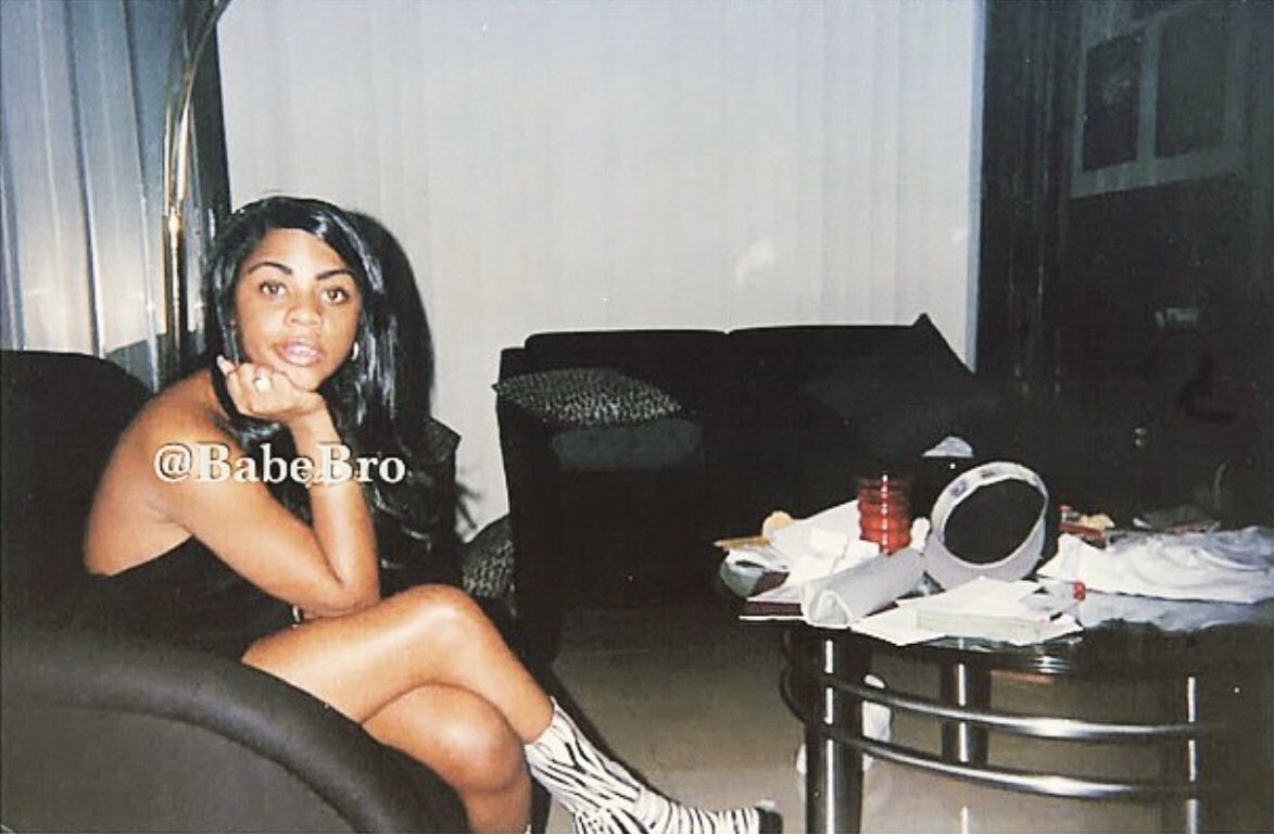 Im sure that made Kim feel some type of way. She already felt hurt & betrayed since he went & married Faith, then he turns around & threatens to replace Kim with Foxy in Junior Mafia. Foxy has told a similar story about BIG wanting her to join JM.