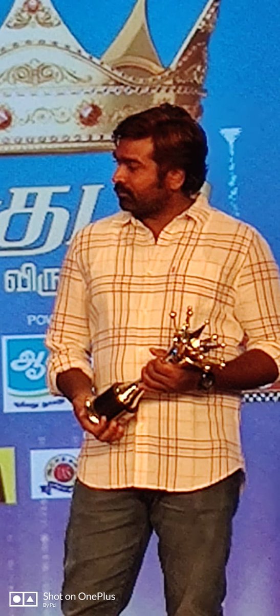 vsp_ashok's tweet photo. #மகுடம்விருதுகள்2019 💥
தமிழ் சினிமாவின் முகம் -  விஜய்சேதுபதி

தமிழ் சினிமாவின் பெருமையை இந்திய அளவிலும் இந்திய சினிமாவின் பெருமையை உலக அரங்கிற்கும் எடுத்துசென்ற மக்கள் செல்வன் ❣️❣️
#MakkalSelvan
#VijaySethupathi #news18
#MagudamAwards2019  @VijaySethuOffl ❤ https://t.co/PQ2kJpTimT