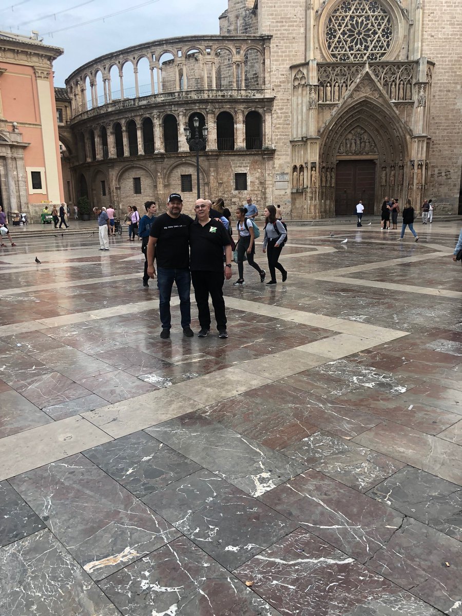 joedevon's tweet image. Wrapped up my Spain adventure with a visit to my old friend from the @LAMySQL days, @datacharmer. He and his lovely wife were fantastic hosts and it was wonderful to catch up.