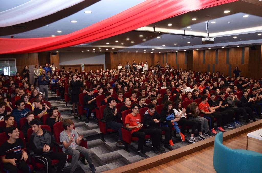 Jenerasyon Meselesi Bahçeşehir Kolejinde! 
📍Doğuş Çabakçor, Mehtap Algül ve Bilgesu Işık ile Ankara 50. Yıl Kampüsünde çok güzel bir söyleşi gerçekleştirdik!
