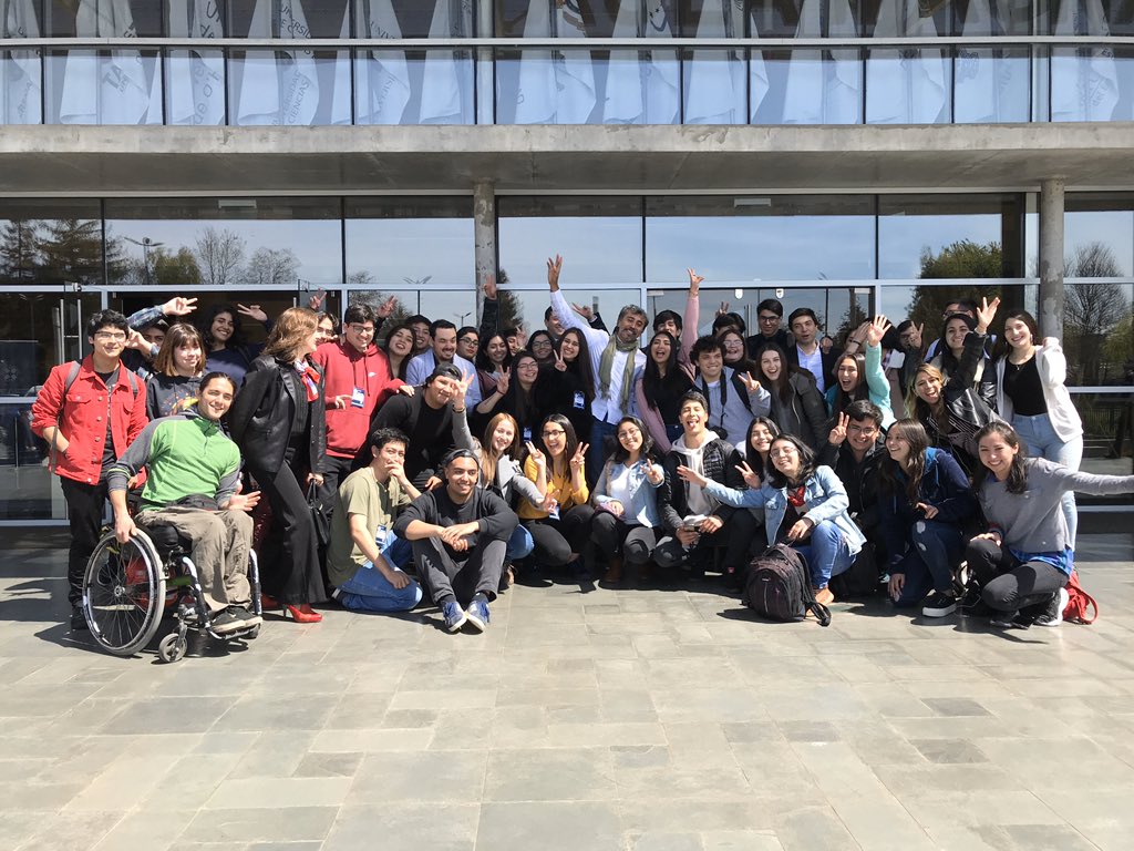 Encuentro con estudiantes y academicos de la Universidad de l Frontera de Temuco, Chile. Para seguir creyendo !