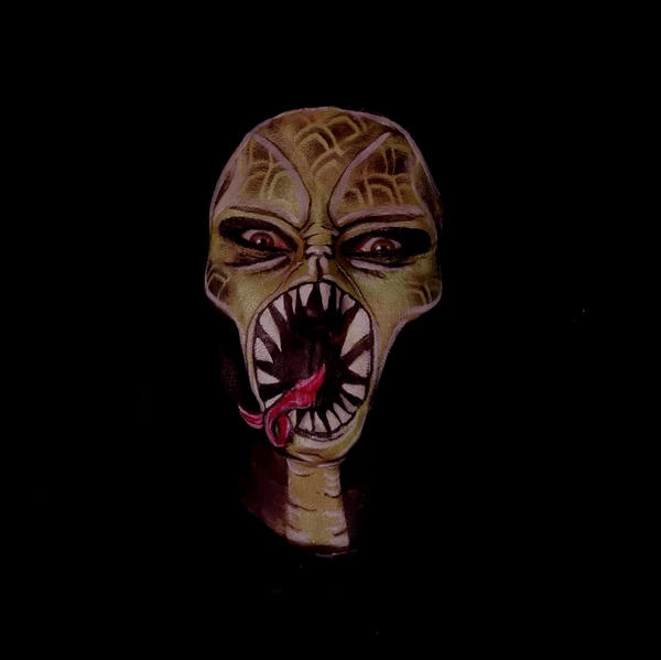 HalloweenMkup's tweet photo. 👽 ALIENS Makeup Tutorials + VIDEOS 👽 - https://t.co/6u88e3Bktz https://t.co/8YETg4Oswl