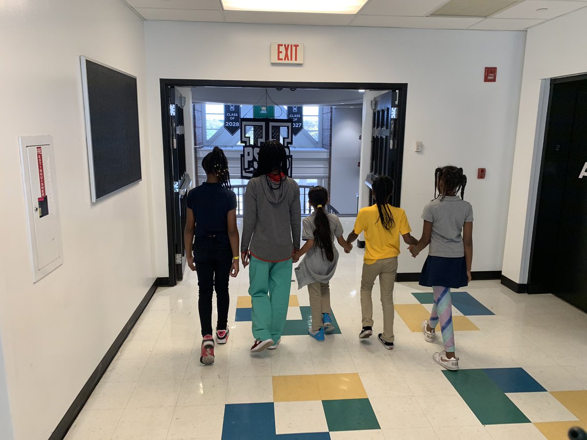 My 4th grade girls in room 231 are pretty great ❤️❤️ Did I mention they want to be future doctors! #ThisIsOhioState #WeAreFamily <a href="/IPROMISESchool/">I PROMISE School</a> <a href="/headsup_osucom/">HEADSUP OSUCOM</a> #OH 🗣 @MsKent10 <a href="/ips_jill/">IPSJill</a>