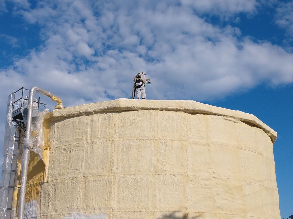 EnergyOneFoam's tweet photo. From #bourbon processing to #chemical storage, #closedcell #sprayfoam helps maintain temps in your #industrial #tanks, protect them from the elements &amp; improve their structural integrity.
For a free estimate for your project or to learn more: https://t.co/9xCzXJASfx https://t.co/p3cj17hpYk