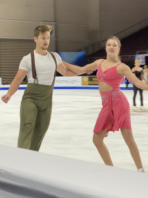 GP - 1 этап. Skate America Las Vegas, NV / USA October 18-20, 2019   - Страница 5 EHLetZWXUAMlYVD?format=jpg&name=small