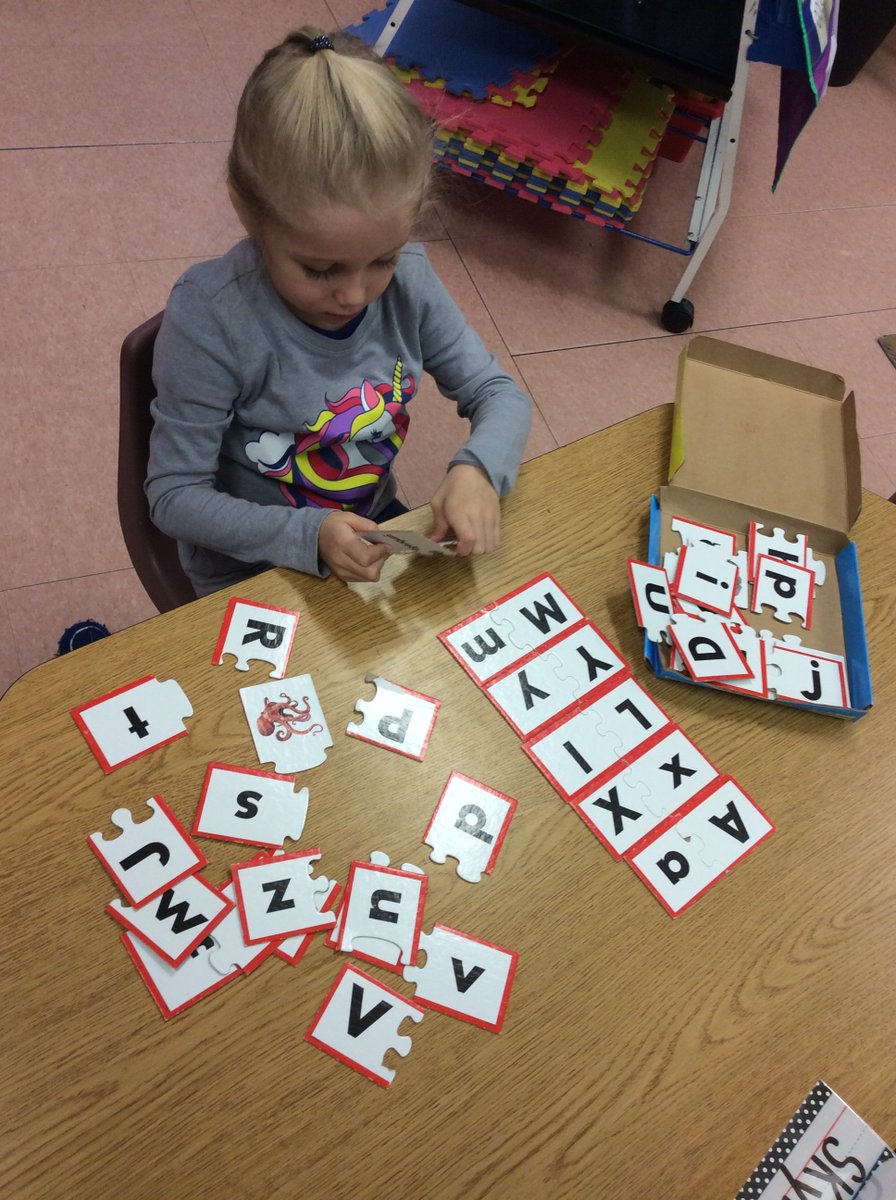 SMCDSB_NIC's tweet photo. LITERACY ROCKS! The kindergartens working hard on their literacy activities! https://t.co/k2N9gL0OKK