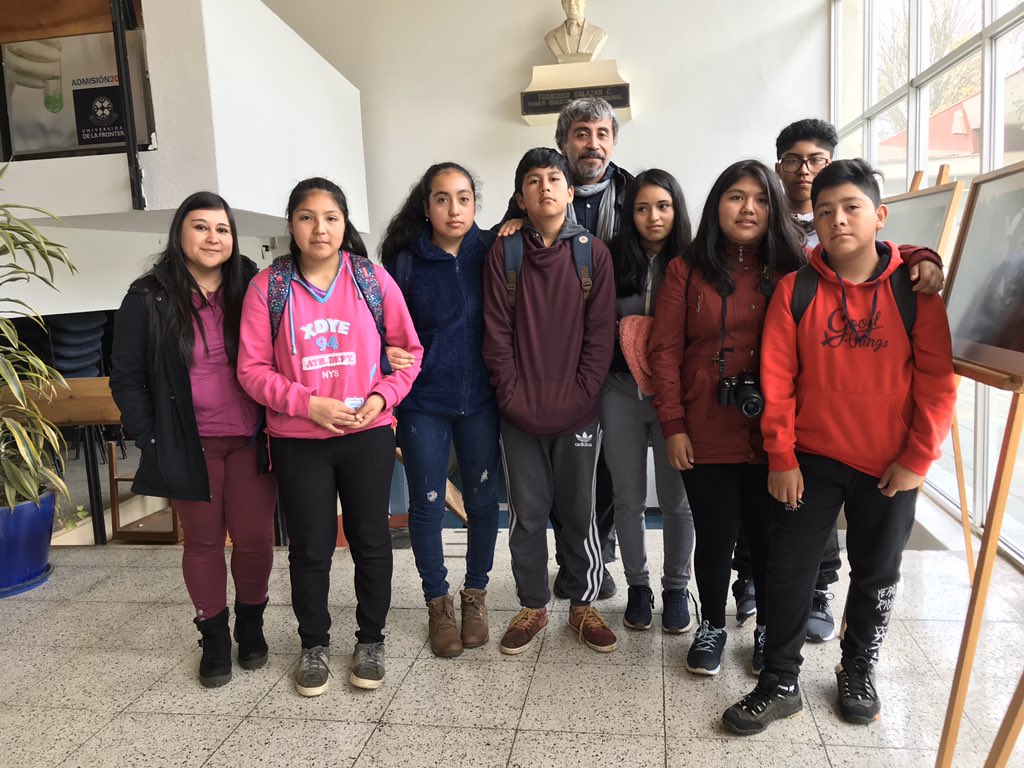 Encuentro con niños mapuches del taller de fotografia Isla Huapi, Chile. Maravilloso !