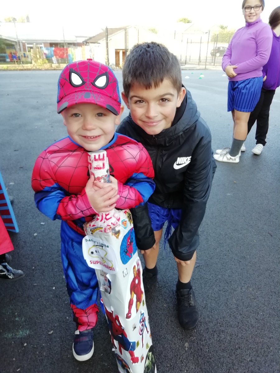 SparrowClass's tweet photo. Huge thanks to @Toucan_Class for helping out with our #MenBehavingDadly challenge today. They did a great job bowling and helping some of Sparrow class bat too! https://t.co/S83dGkUsLy