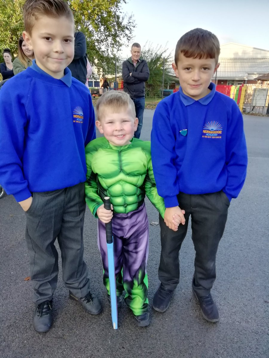 SparrowClass's tweet photo. Huge thanks to @Toucan_Class for helping out with our #MenBehavingDadly challenge today. They did a great job bowling and helping some of Sparrow class bat too! https://t.co/S83dGkUsLy