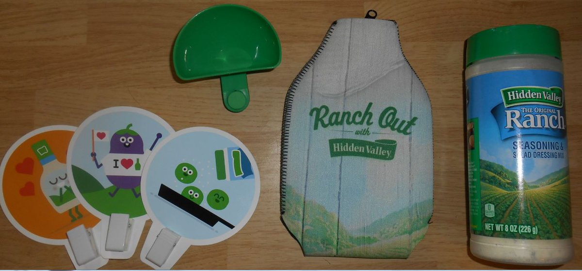 scarymary66's tweet photo. I received some free Ranch gear from Ranchology Rewards via Hidden Valley Ranch. Clips, a ranch vent holder, a ranch bottle cozy and a bottle of ranch dressing and seasoning mix. #RanchOut #RanchologyRewards #HVRanch #GotItFree @HVRanch https://t.co/AxtS4R4su8