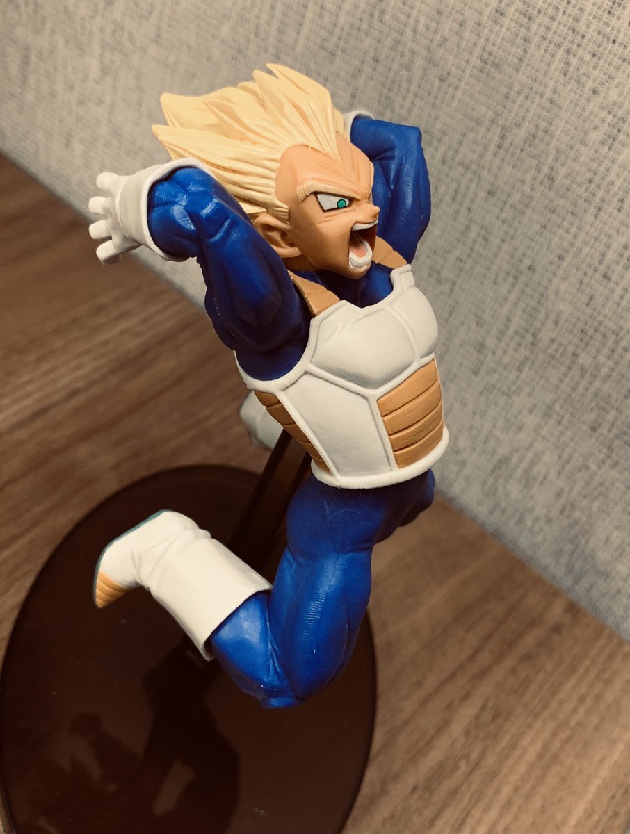 T3KKN1NJA's tweet image. Super Vegeta, slam dunk edition. #DeskCollection