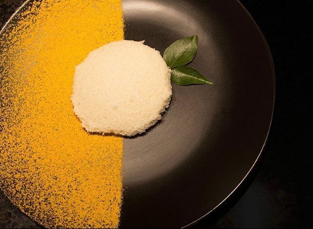 gopal_skamath's tweet photo. Plating Idli in style😜
#masalasam #idlivadasambar #idli #southindianfood #sadakchef #food #vegan #veganfood #healthyfood #indianfood #mumbai #maharashtra #rashmisfoodiepicks #rashmiudaysingh #saranshgoila #chef #cheflife🔪 #foodie #blogger #foodphoto… https://t.co/tD9JEbbOqC https://t.co/V562l8tTSG