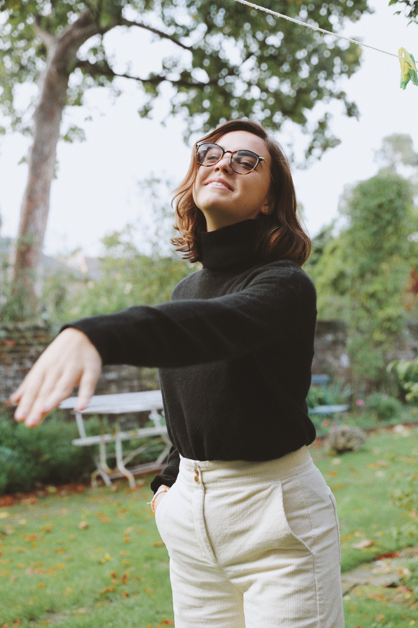 View Bailee Madison Engaged Pics