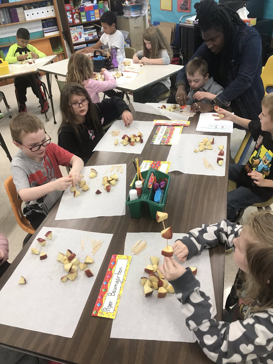 Mrs. Kidwiler’s 2nd grade classroom was designing structures out of toothpicks and apple chunks to hold an apple in science class! #handsonscience #appleharvest #STEAM <a href="/BerkCoSchoolsWV/">Berkeley Co. Schools</a> <a href="/BCSLeaders/">BCS Leadership</a>