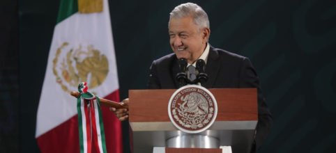 #Video | Descarta AMLO “barrer” con criminales; “quien usa la fuerza no tiene autoridad moral”, asegura #Entérate 👉http://ow.ly/axzp30pK0Ey