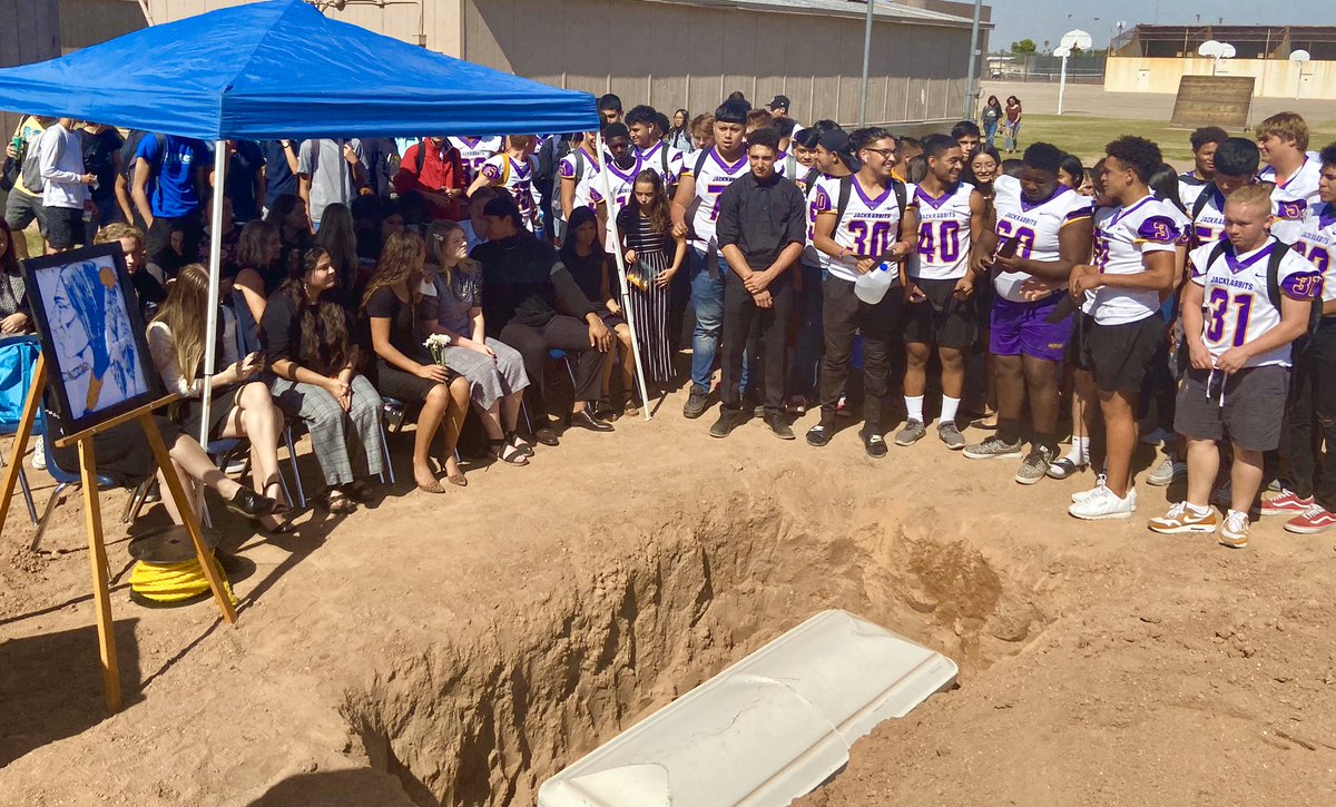 MesaHSathletics's tweet photo. Always a somber day and one of deep sorrow when you have to Bury the Warrior....formal services will be tonight at Westwood at 7pm. Attendance fees will be $1. @MesaHighAP #CarryOn #WeAreMesa #MesaWeek https://t.co/b9e4I6uv1w