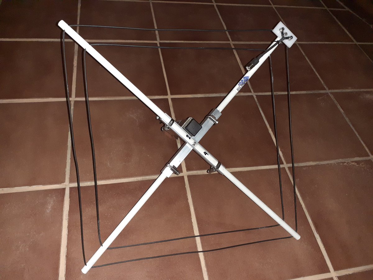 ea4agi's tweet image. Antena lista. Izado y pruebas mañana, que ya es de noche #BigSignal @InfoBigSignal