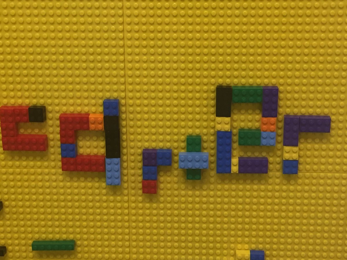 MissCourtneySm1's tweet image. I spy with my little eye a name on the brand new #legowall @GEDSB @jl_school @mseemorgan  #learningwithlego #playingislearning