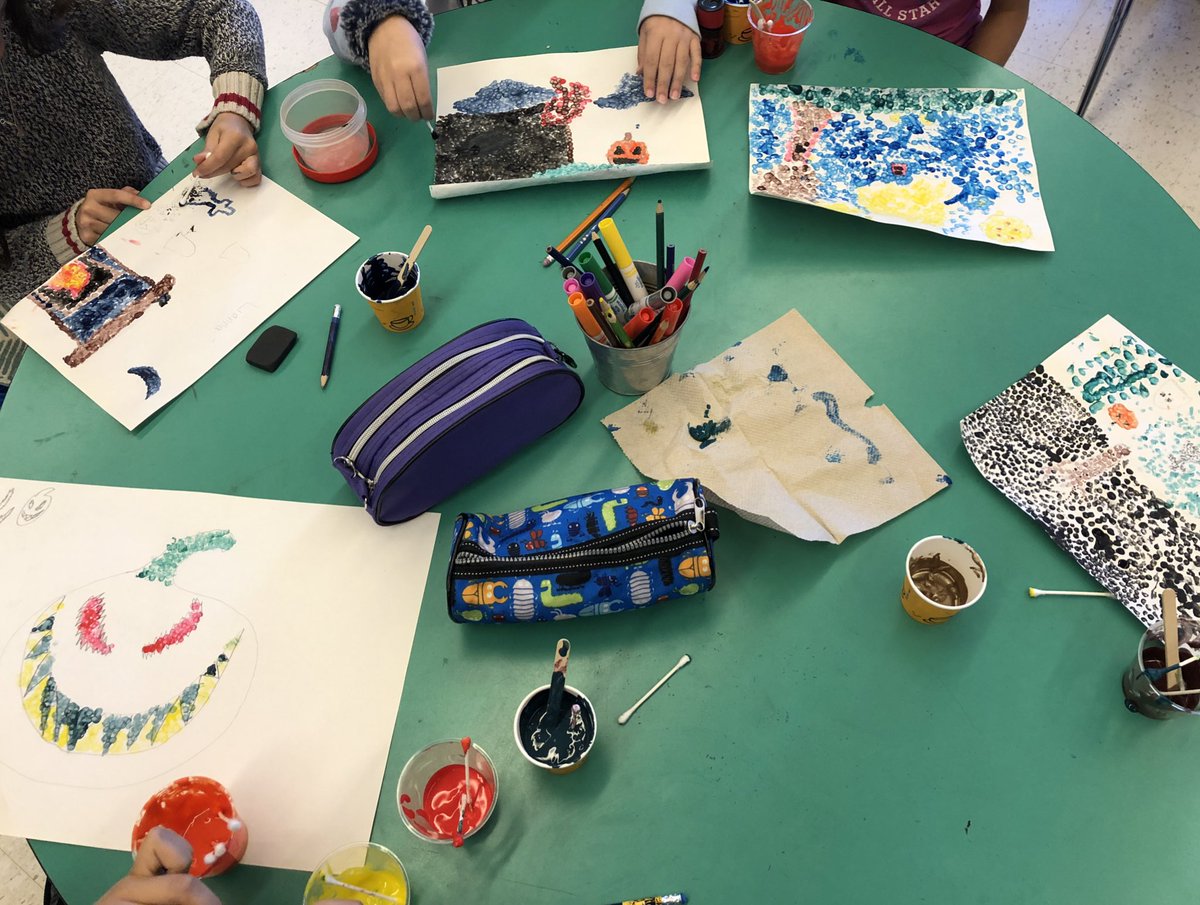 MrBarkersclass's tweet photo. Gr3s at @McKeeSchool trying their hands a pointillism art today. We learned about Georges Seurat and (Canadian) Jim Pescott and then got to painting. Awesome fun, but... #NeverPaintOnAFridayAfternoon https://t.co/RGA1OOgYV4