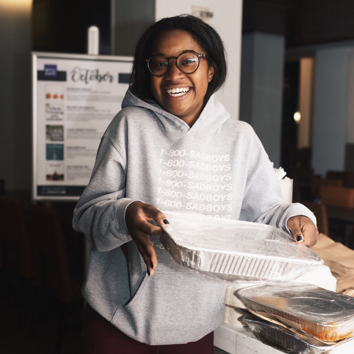 nyu_eats's tweet photo. Two Birds One Stone is an NYU student club that has received over 437 lbs. of donated food from several NYU Eats dining halls, which they have redistributed as meals to homeless populations in NYC.
#NYUeats #NYU #WFD2019 #ZeroHunger #StopTheWaste https://t.co/ZqH7vHispu