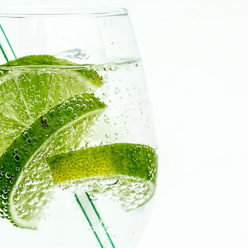 creativewaters_'s tweet photo. You don't have to be rich to sparkle 💧| #creativewatersco #cannabiniers #fridayfeelin #sparklingwater #thcinfused #cannabiscommunity https://t.co/Tx2KC9QbXe