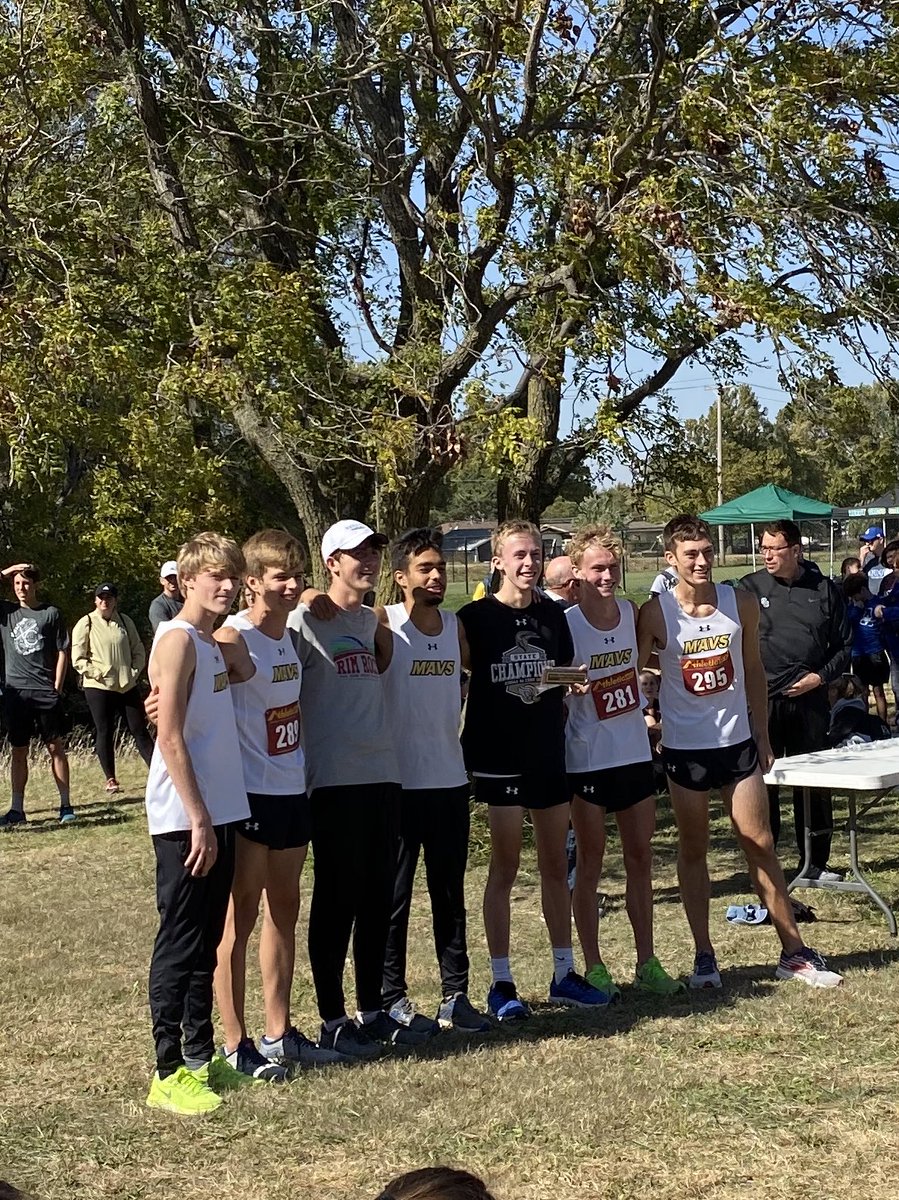 MaizeSouthXC's tweet photo. Both of your Maverick boys and girls varsity teams are this years AVCTL II League Champions!!!#gomavs #champions https://t.co/mQFfrgfUyT