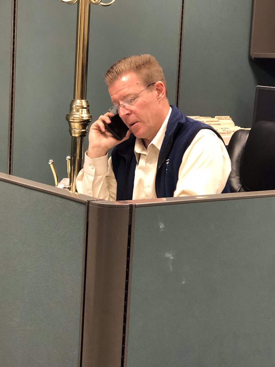 KATVBeth's tweet image. Listening to @KATVJason solve some problems today. He truly is the MVP of @KATVNews 👊🏻