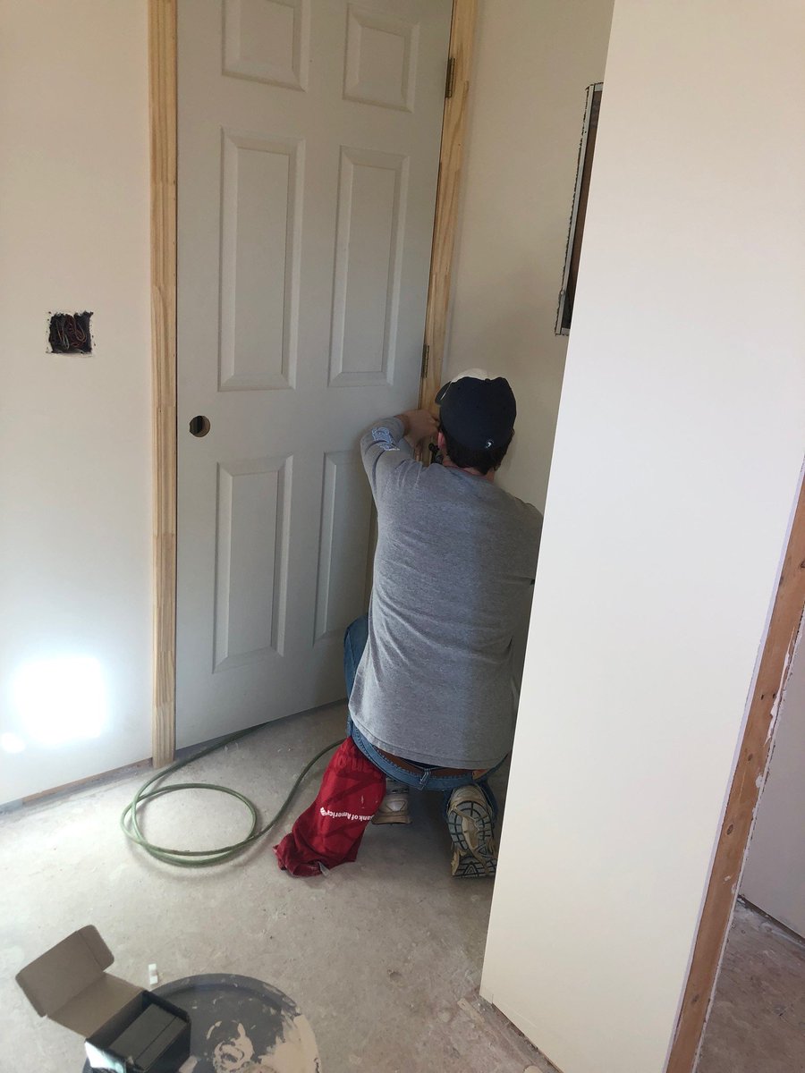 HabitatWake's tweet photo. Sending a huge #FriendFriday s/o to @BankofAmerica for coming out to help build last weekend. Through your support and volunteer efforts, we are able to expand our community and help more Habitat families achieve the dream of affordable homeownership! #GlobalBuild #BofAVolunteers https://t.co/K9OyP5conQ
