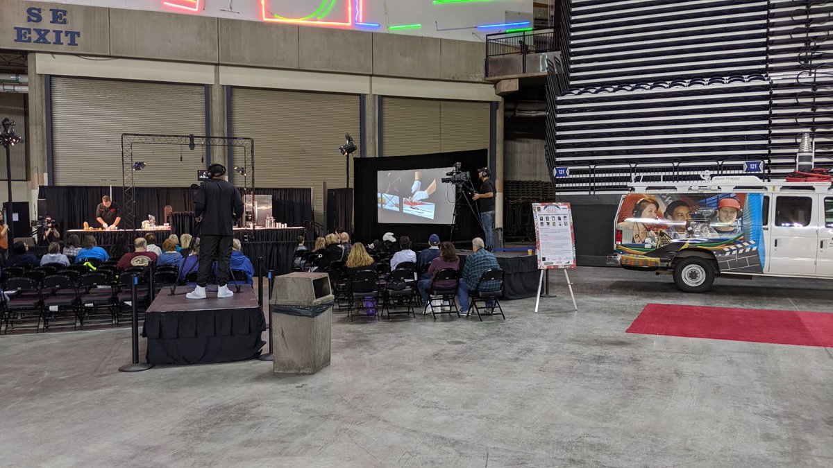 BatesProduction's tweet image. At the Tacoma dome for the second day of the holiday food and gift festival. Our @BatesTechnical #broadcastingvideoproduction #students getting Hands-On training and live streaming Puget sound area chefs.  #handsonlinelearning #batesBVP