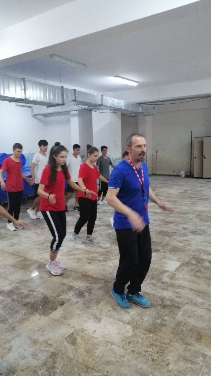 abdurrhmnaltun's tweet image. Mersin Naim Süleymanoğlu Spor Lisesi halk oyunlarını kodlayarak oynuyor. #CodeWeek #codeWeekTurkey #codeWeekEU @spor_mersin @MersinMEM @MezitliMEM