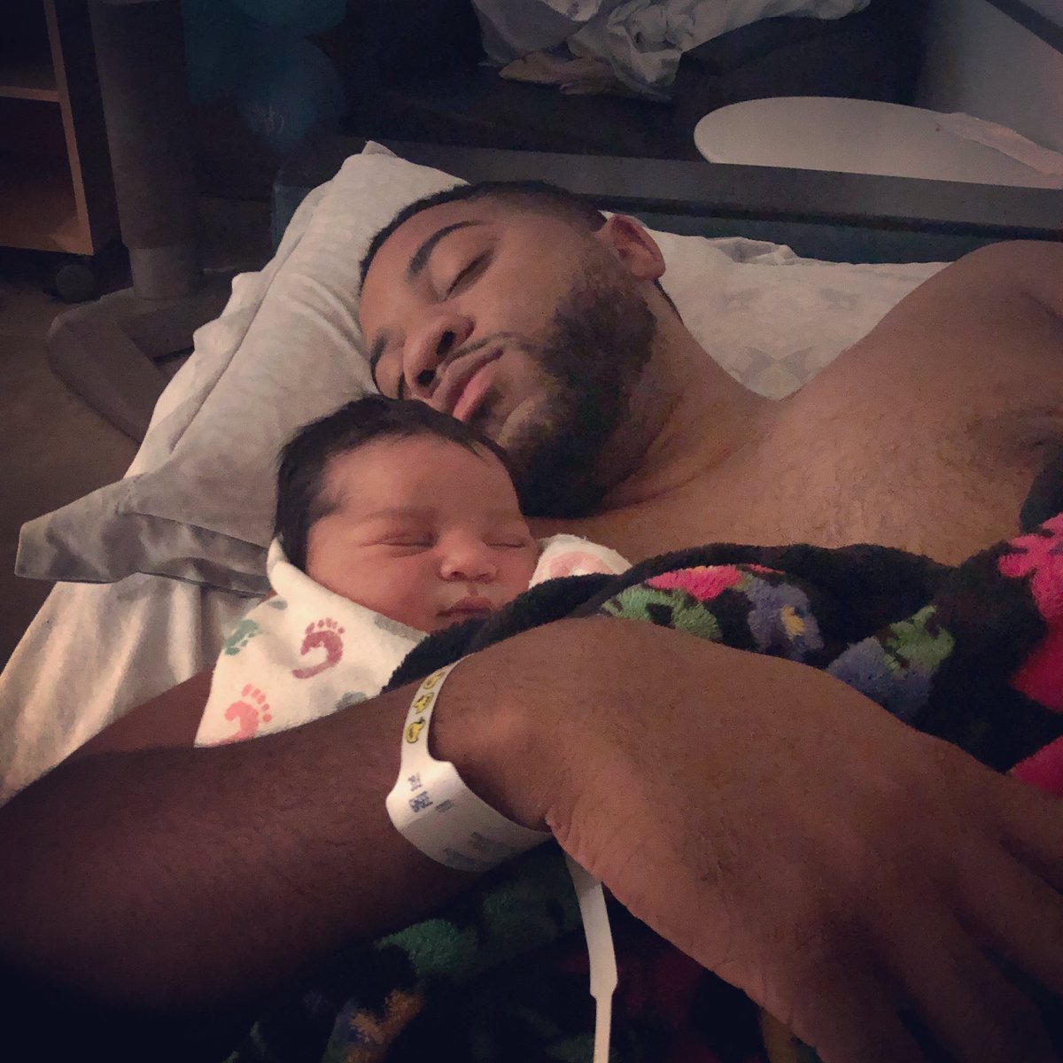 BelieveInMarc5's tweet photo. Welcome to the World lil man ! Daddy gon give you the world #MATHIEUERA https://t.co/welObtJM8Y