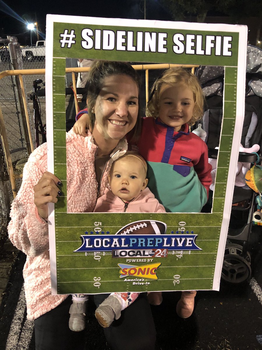 ABC24Memphis's tweet photo. Some happy Millington Central fans celebrating with a #sidelineselfie as their Trojans are up 17-6 over Fayette Ware nearing halftime. #localmemphis #localpreplive #millingtontn #millingtoncentral #highschoolfootball #fridaynightlights #memphis #memphistn #local24news https://t.co/d0aSfMAPe8