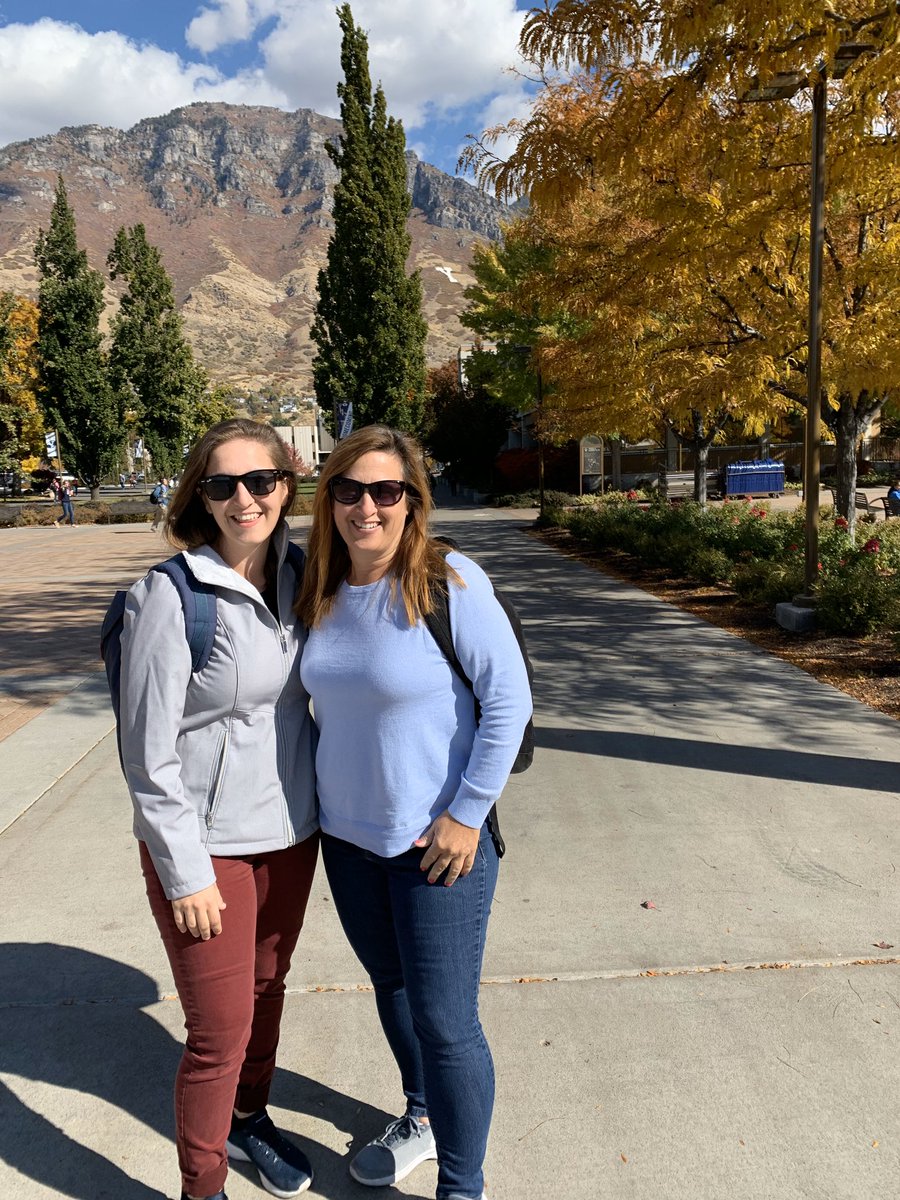 MilaLanguage's tweet image. Estoy muy feliz que mi madre me visita por el fin de semana! Tengo una madre muy genial! @algogenial #somosgemelas #byu #lafiestadeexalumnos