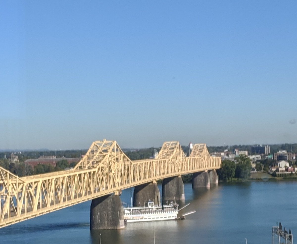 andrew_carroll5's tweet photo. @gotolouisville @BELLELOUISVILLE @KentuckyTourism @KYforKY @louisvillemayor @GovMattBevin @HISTORY @discoverboating @LovinLouisville @cspanhistory @smithsonian @vstpgh Funny, I just took a picture from #hoteldistil a few days ago. #louisville https://t.co/7tkdgta0wy