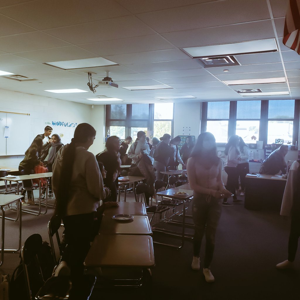 lp_sasa's tweet photo. First meeting for SASA today and had a huge turnout! There's still plenty of time to join so make sure you make it to the next one! #lancernation #sasanation #weareone https://t.co/yrpjbfntfL