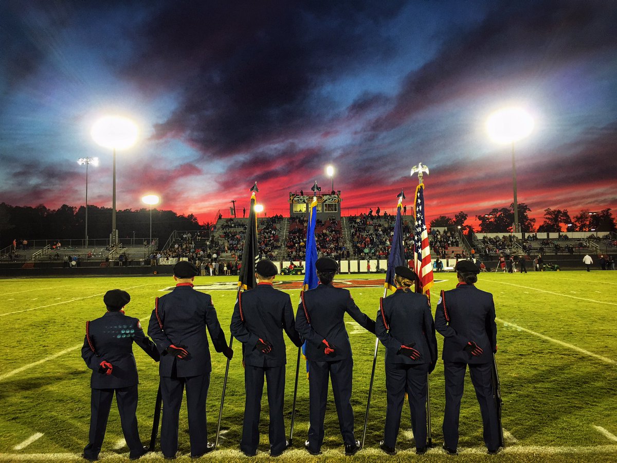 #fridaynightlights <a href="/brhstigers/">Blue Ridge High School</a> <a href="/WSPA7/">WSPA 7NEWS</a>