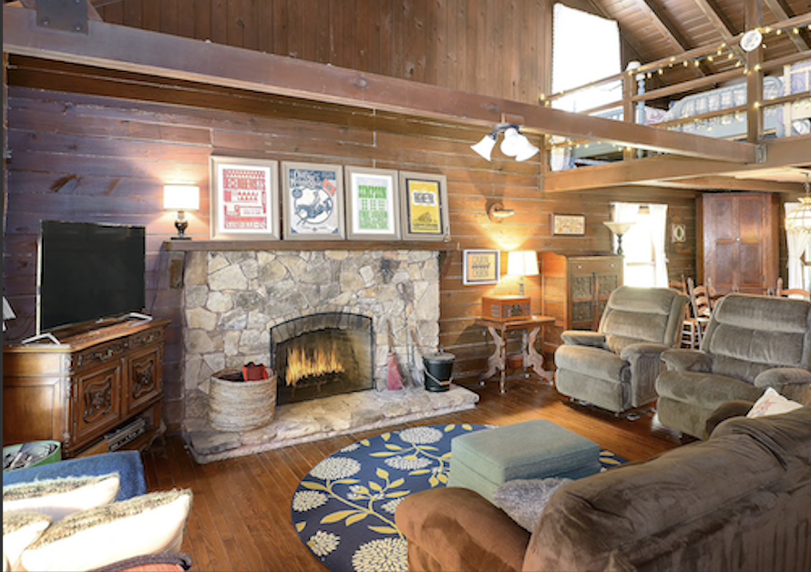 shelleydubois's tweet photo. Ya'll stay at @lagcox's cabin. It's on AirBnB now. We built the bonfire pit. https://t.co/Pml17gxcwn Guaranteed good time. https://t.co/qCpQfcj70Y